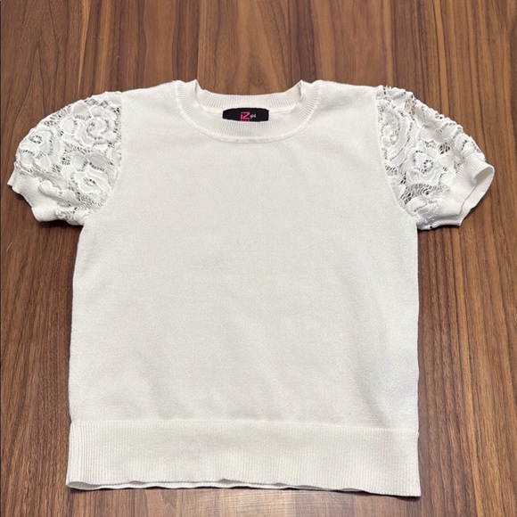 Iz Byer White Kids Sweater with Lace Sleeves - Picture 1 of 3